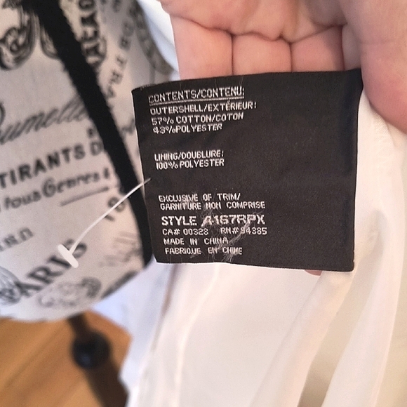 Novelti Elegant Cream Trench Coat, With A Belt. Size Large. Great Condition. - Picture 8 of 9